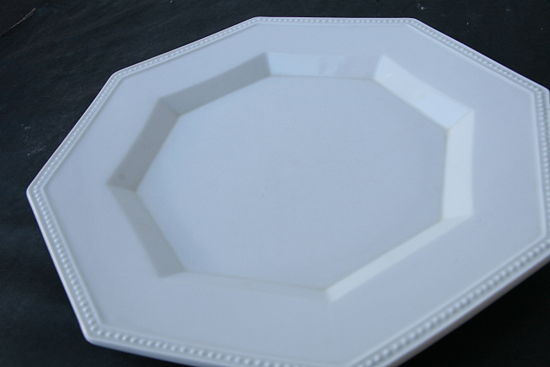 Avec une plaque en céramique