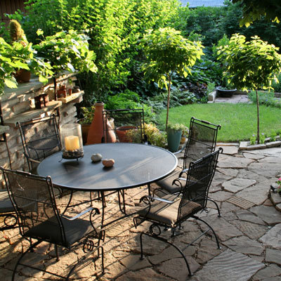 Table et chaises de jardin